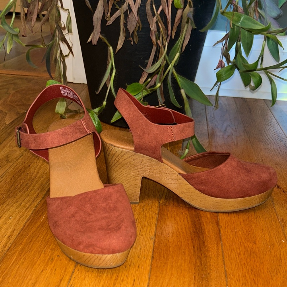 Marcia Platform Clog - Picture 5 of 9